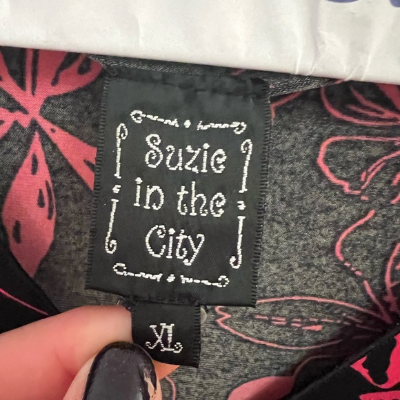 Suzie In The City matching skirt and top - Picture 4 of 7